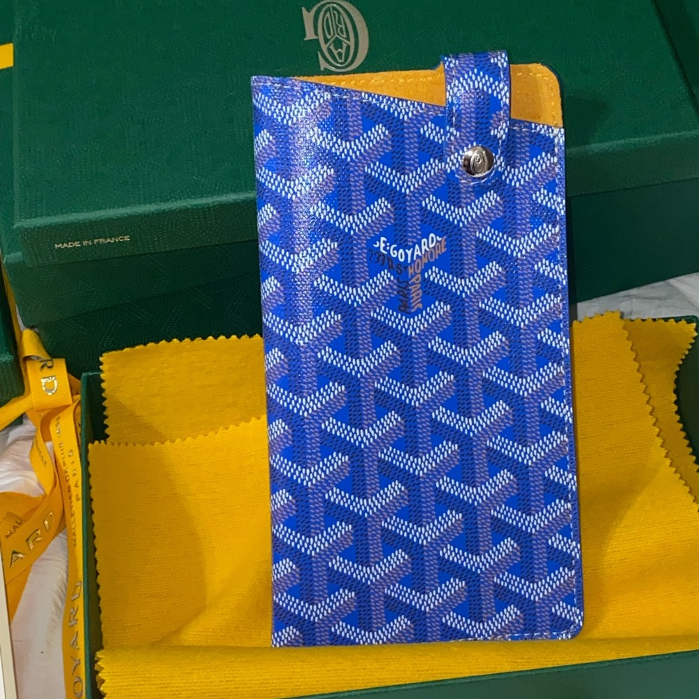❌SOLD❌GOYARD MONTMARTREGM
CASE - Picture 3 of 16